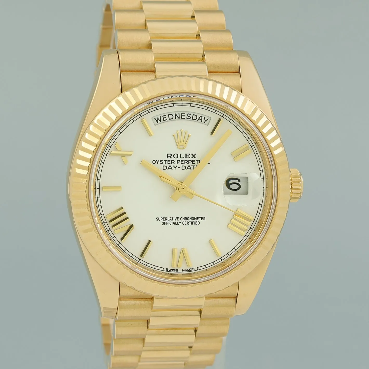 2020 MINT Rolex Day-Date 40 President 228238 White Roman Yellow Gold Watch Box