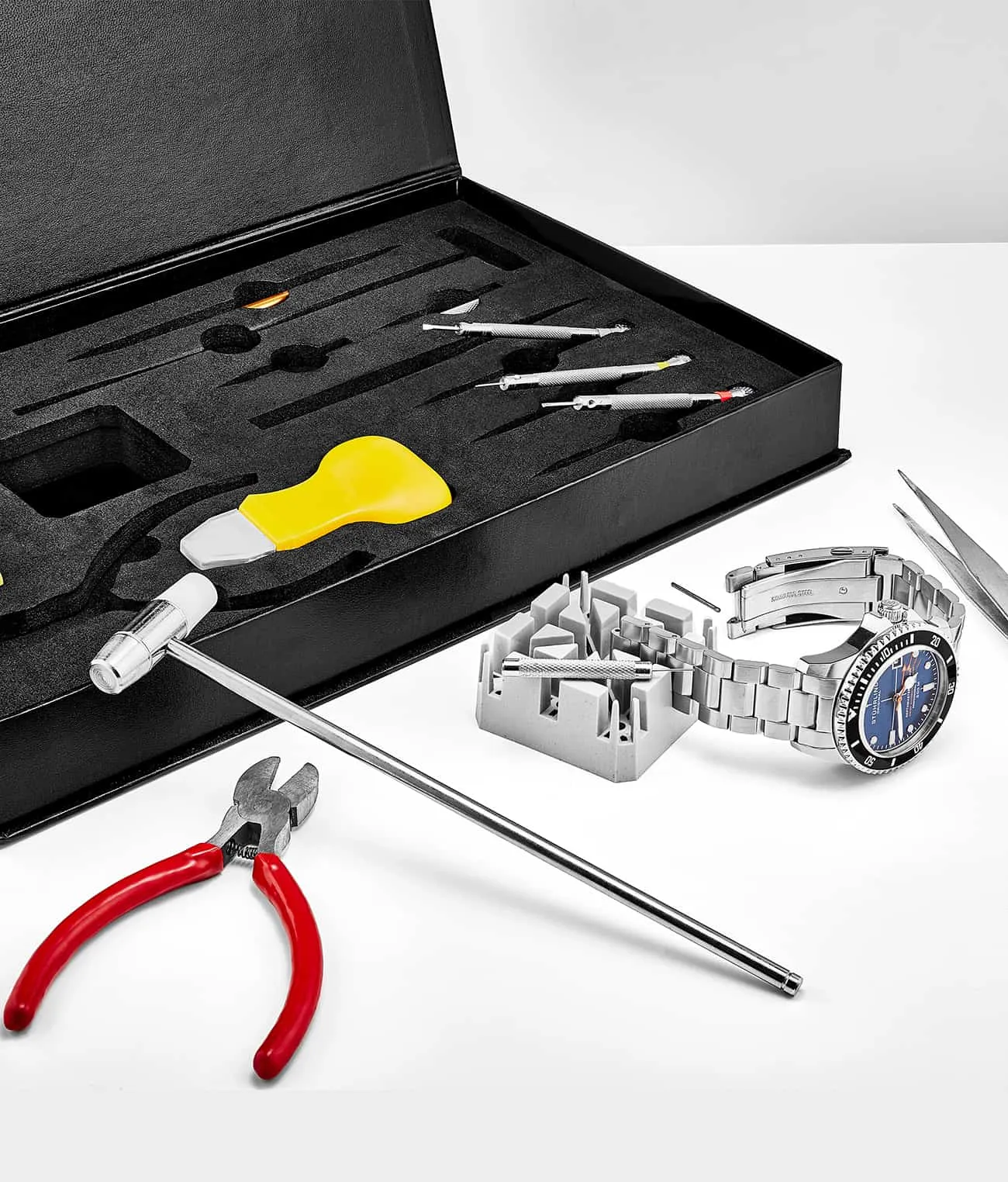Maritimer 935.02, Aviator 3916.3, Signature Pen, and Watch Tool Kit