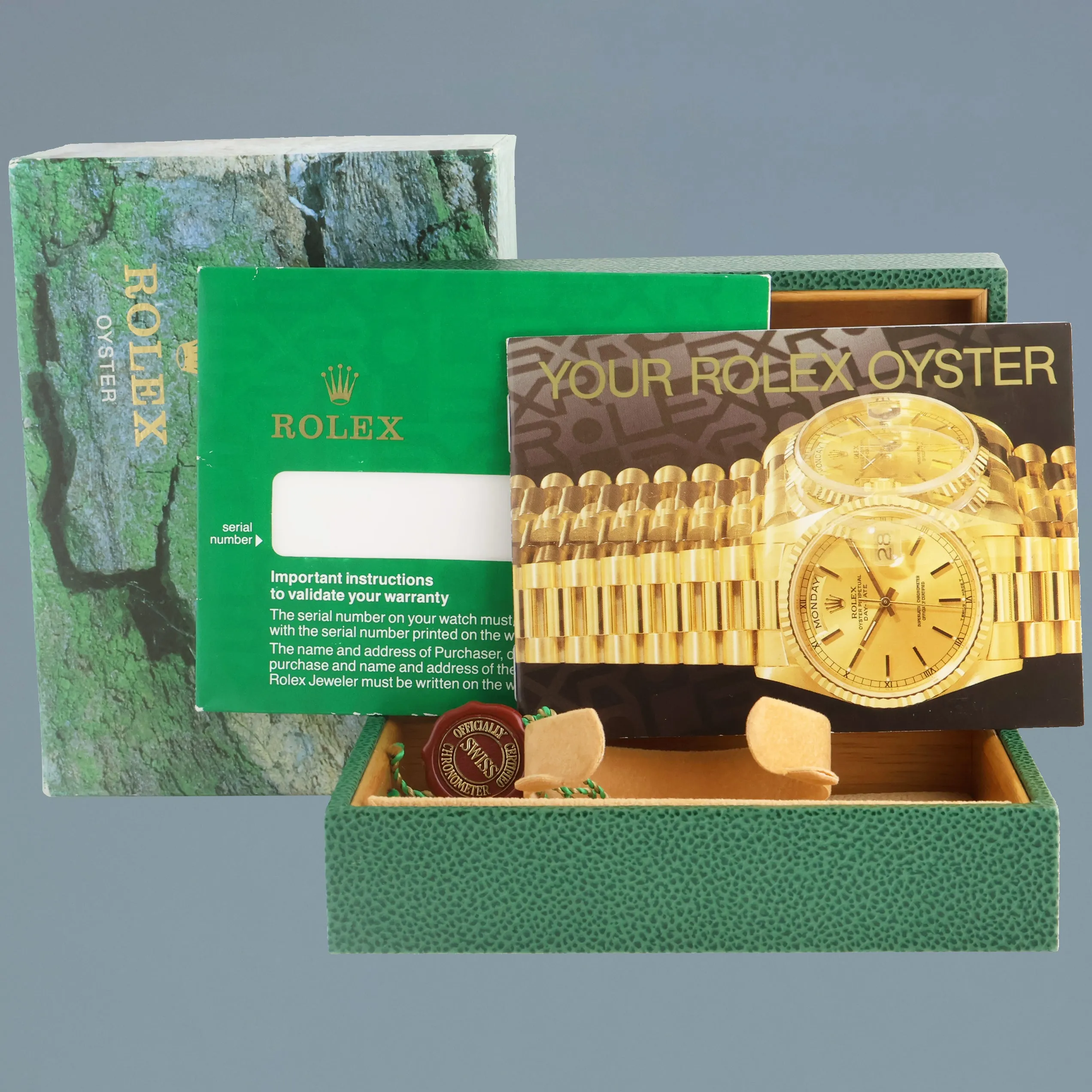 MINT Rolex GMT-Master II 16713 Black Two-Tone Yellow Gold and Steel Oyster Watch Box