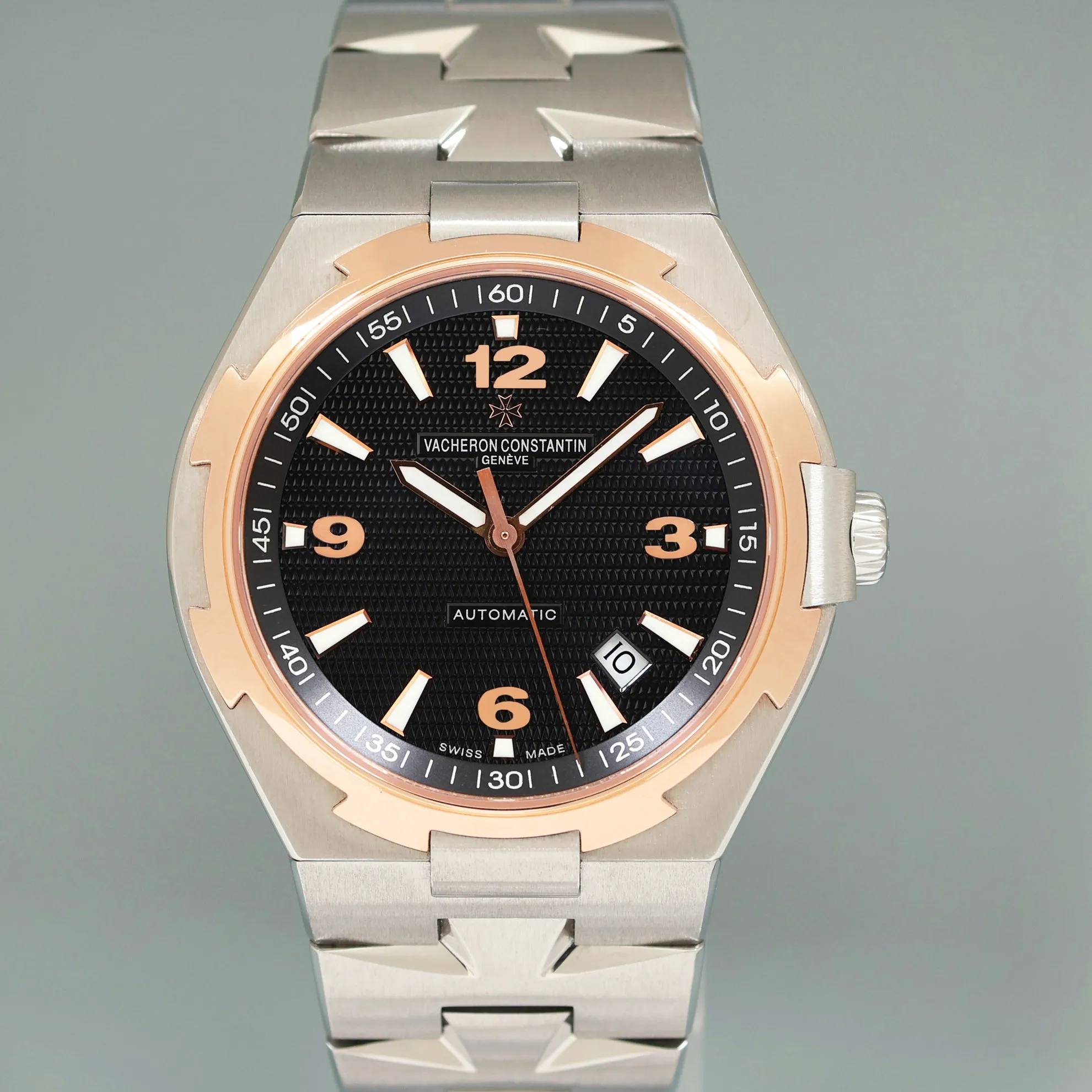 MINT Vacheron Constantin Overseas Black Dial Two Tone Rose Gold 42mm Watch 47040