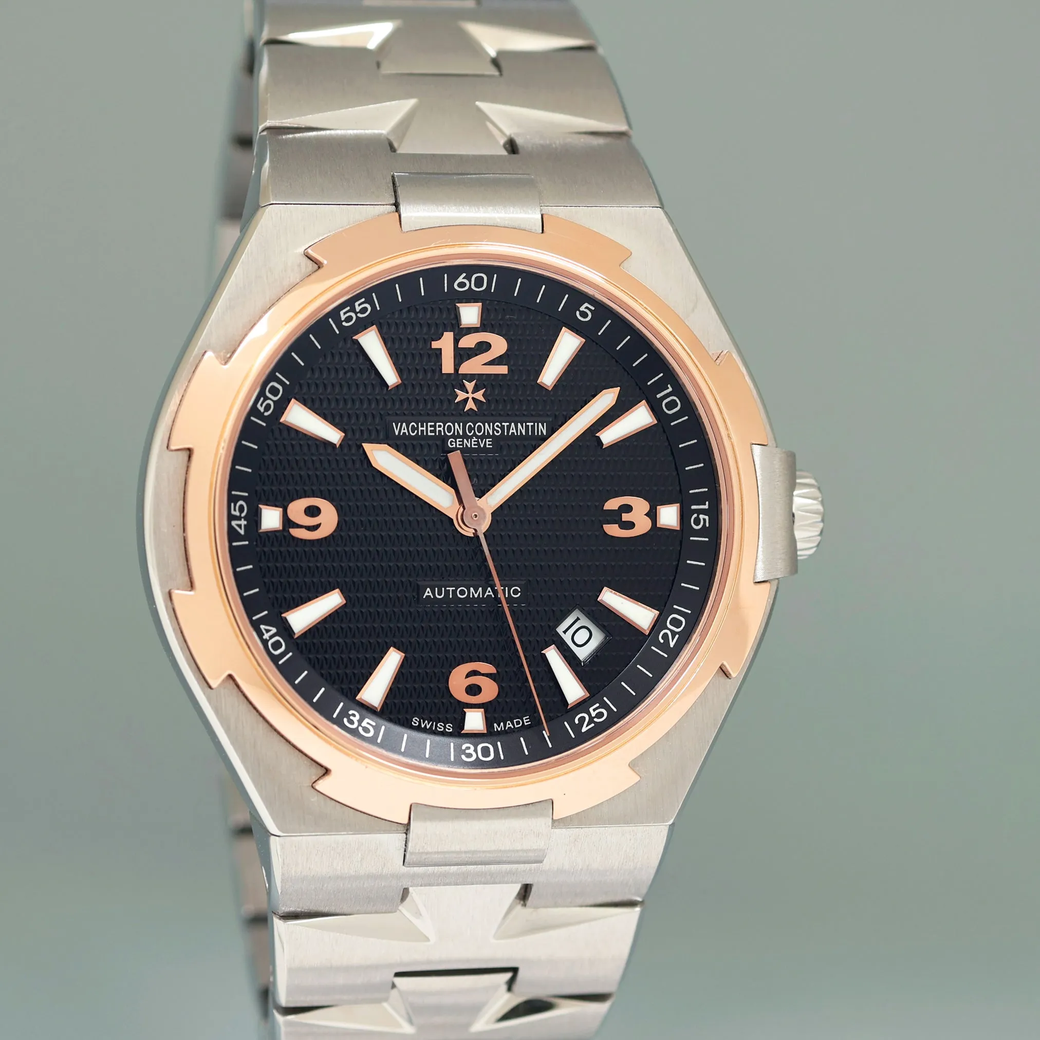 MINT Vacheron Constantin Overseas Black Dial Two Tone Rose Gold 42mm Watch 47040