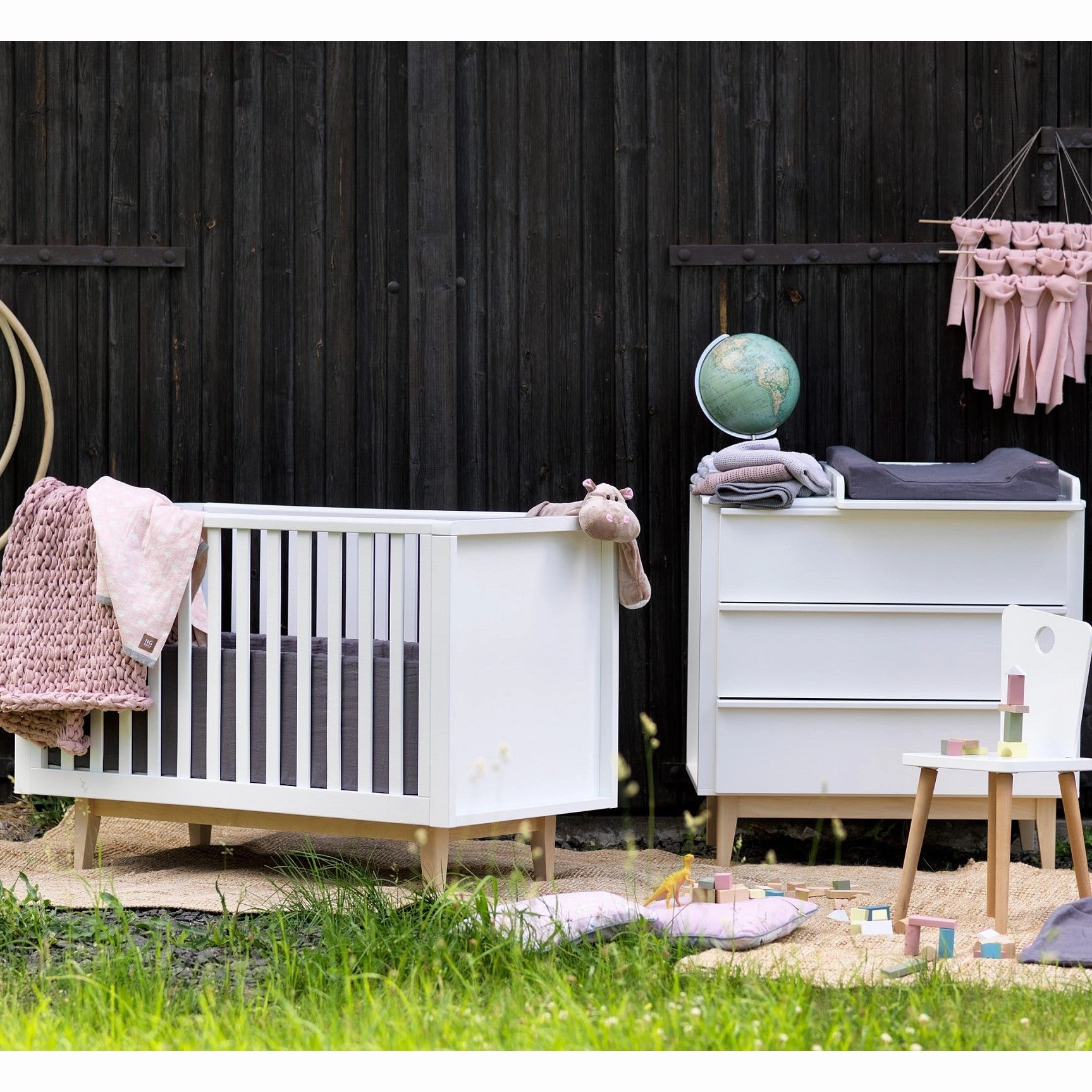 Scandy Dresser