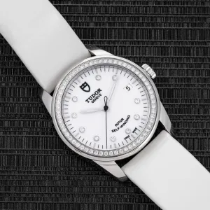 Tudor Glamour Date